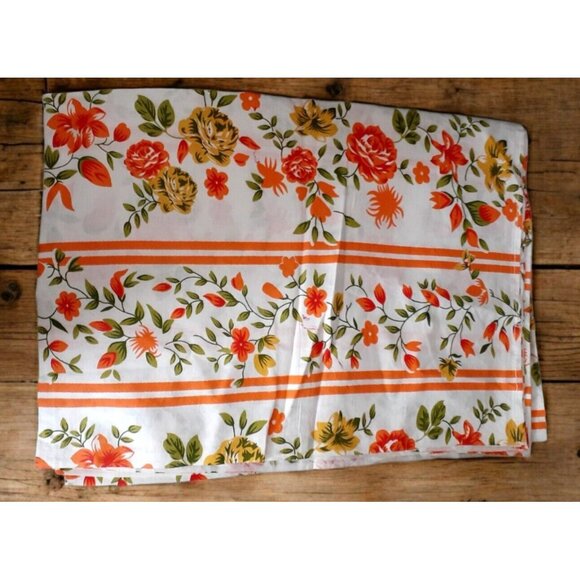 Flat Sheet Craft Cutter Fabric Mid Century Orange Fun Flowers 58" x 87" (flaw) - Picture 8 of 10